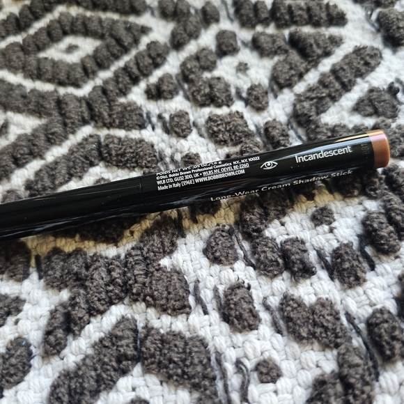 Bobbi Brown Long-Wear Cream Shadow Stick- Incandescent (Metallic)- 05 oz./1.6 g - Picture 16 of 16